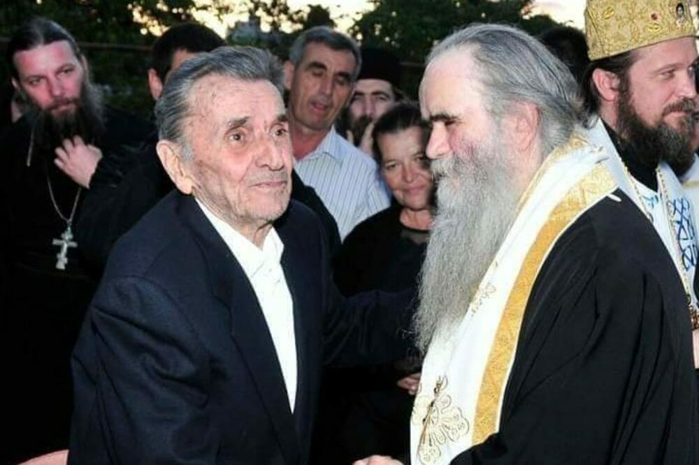 Mujović tvrdi da je podizanje ploče "doprinos jačanju međuvjerske saradnje": Đečević i Amfilohije, Foto: Mitropolija