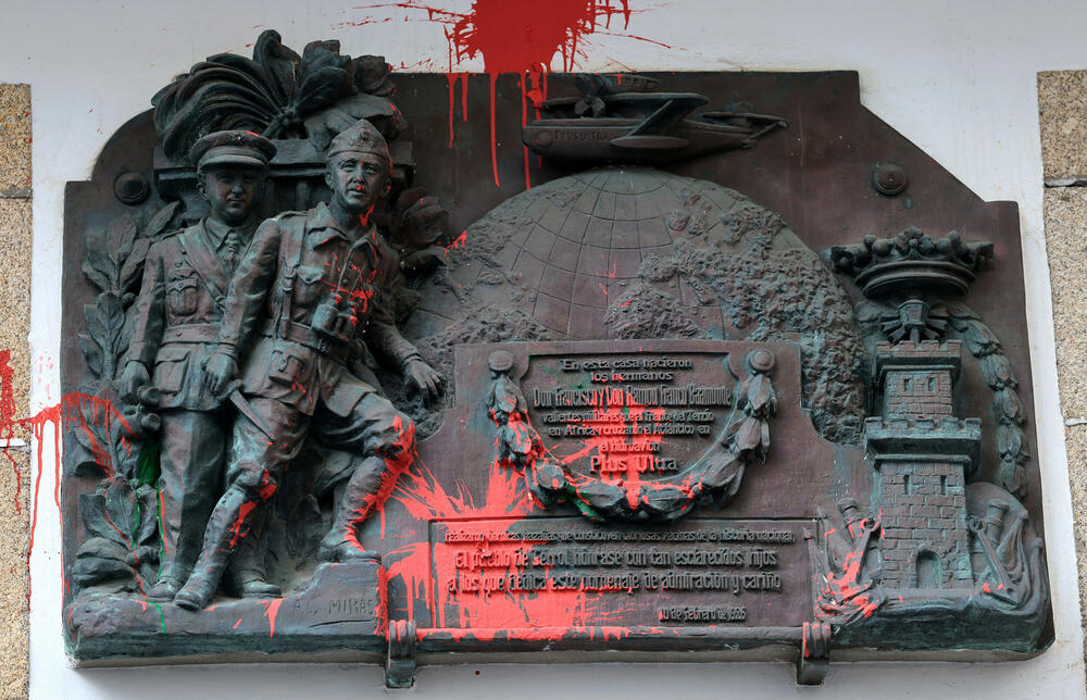 Vandalizovana ploča na kući gdje je rođen Franko