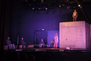 Ćutimo na apsurde naše stvarnosti