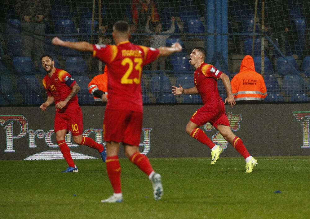 Fudbaleri Crne Gore, Fudbalska reprezentacija Crne Gore, Nikola Krstović, Adam Marušić