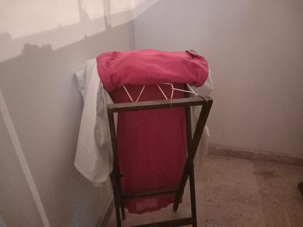 <p>"Službenici uprave policije OB Ulcinj preduzimaju mjere i radnje iz njihove nadležnosti u cilju otkrivanja učinilaca krivičnog djela", kratko je saopšteno Vijestima" iz ulcinjskog Osnovnog državnog tužilaštva (ODT)</p>