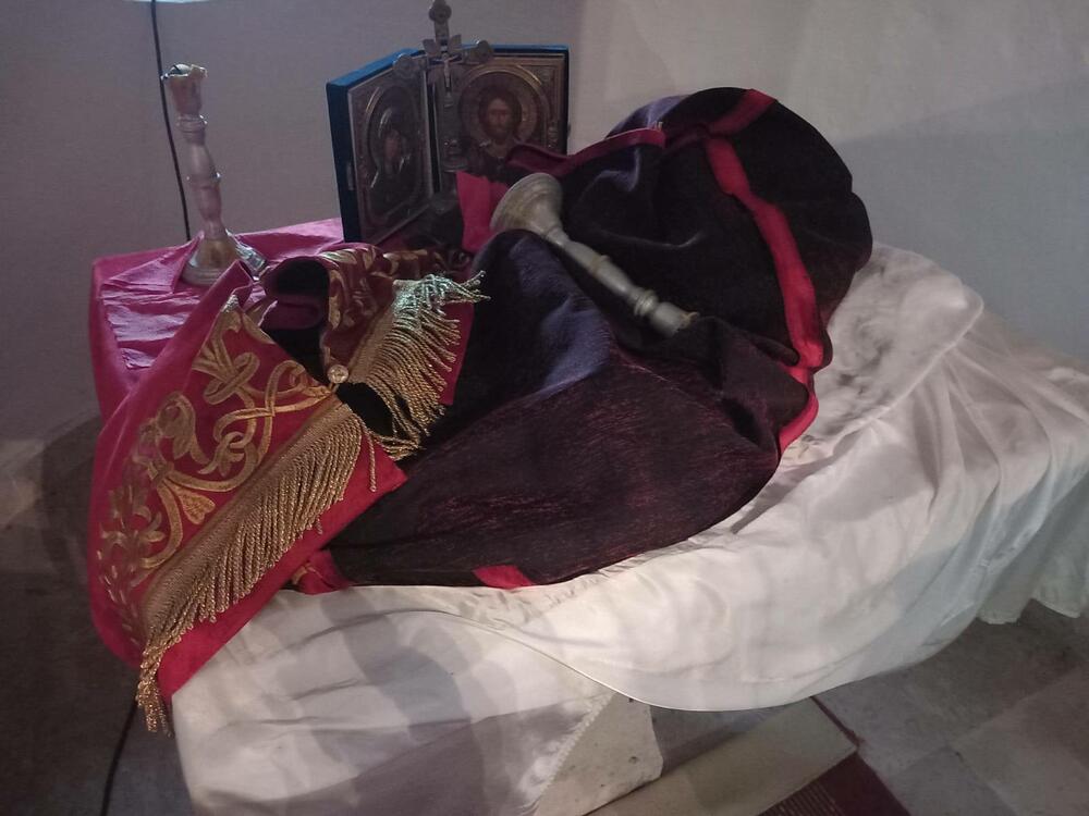 <p>"Službenici uprave policije OB Ulcinj preduzimaju mjere i radnje iz njihove nadležnosti u cilju otkrivanja učinilaca krivičnog djela", kratko je saopšteno Vijestima" iz ulcinjskog Osnovnog državnog tužilaštva (ODT)</p>