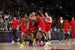 Hladnokrvan dok ključa Oregon: Vučević ponovo meč-viner, trojka sa...