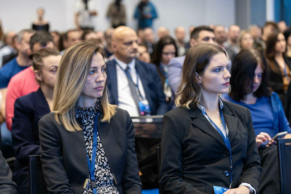 <p><strong>Telekom Cyber Security konferencija, </strong>koja se ove godine realizuje kao program prvog dana šeste <strong>Regionalne Cyber Security konferencije</strong>, održana je juče u Naučno-tehnološkom parku u Podgorici, u okviru teme <strong>“Izazovi i benefiti vještačke inteligencije u oblasti sajber bezbjednosti”.</strong></p>