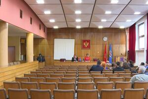 Sjednica SO Nikšić bez kvoruma, u skupštinskoj sali bili samo...