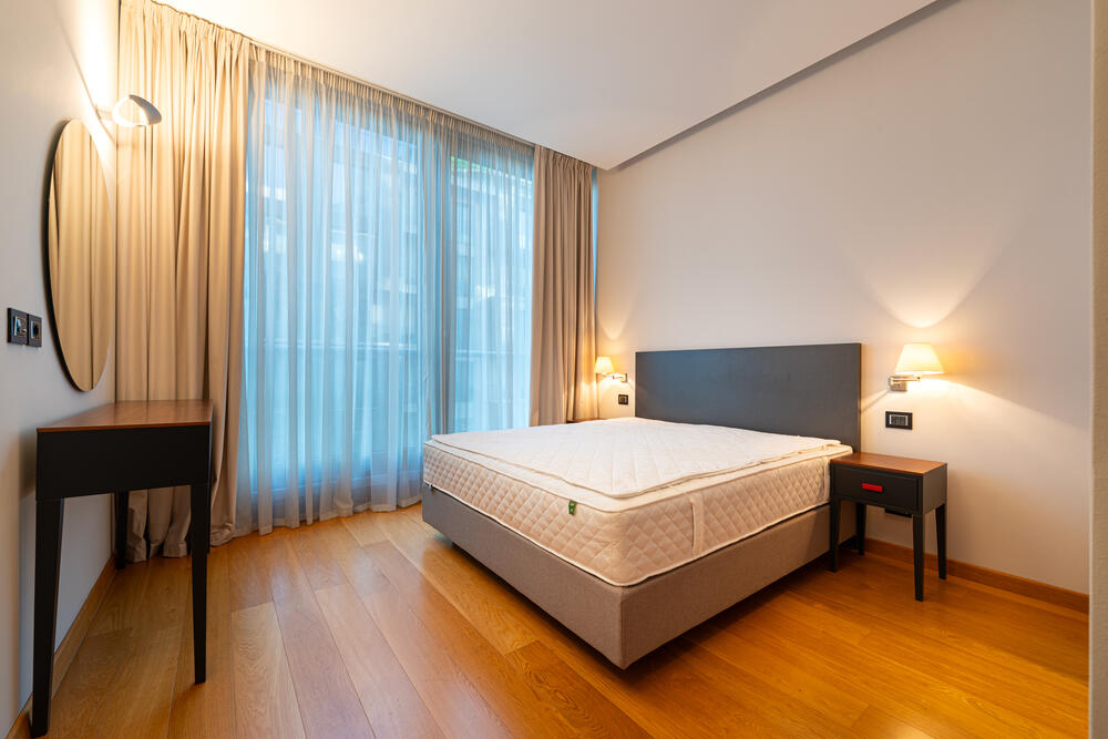 <p><em>Nakon godina u kojima je bio sinonim za poslovni i društveni centar glavnog grada, prestižni kompleks Capital Plaza po prvi put izlazi na tržište sa ponudom svojih stambenih jedinica.</em></p>