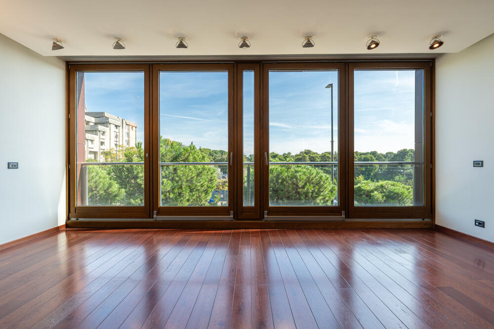 <p><em>Nakon godina u kojima je bio sinonim za poslovni i društveni centar glavnog grada, prestižni kompleks Capital Plaza po prvi put izlazi na tržište sa ponudom svojih stambenih jedinica.</em></p>