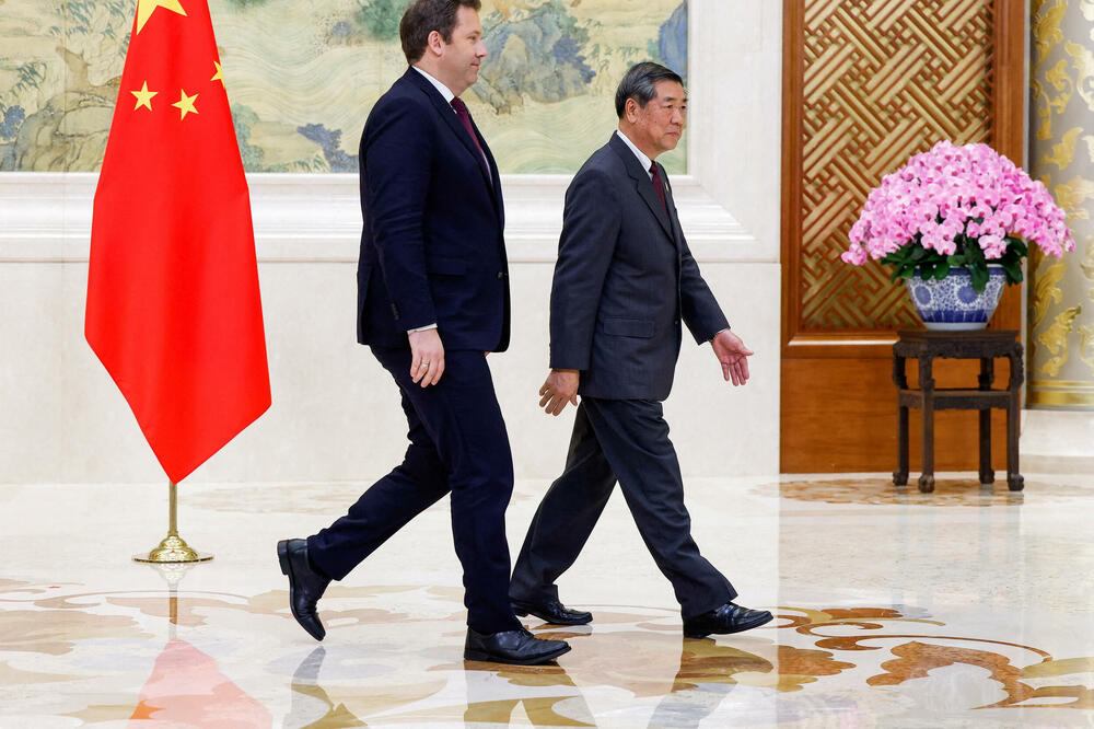 Njemački vicekancelar i ministar finansija Lars Klingbajl i kineski vicepremijer He Lifeng u Pekingu, 17. novembra, Foto: Reuters