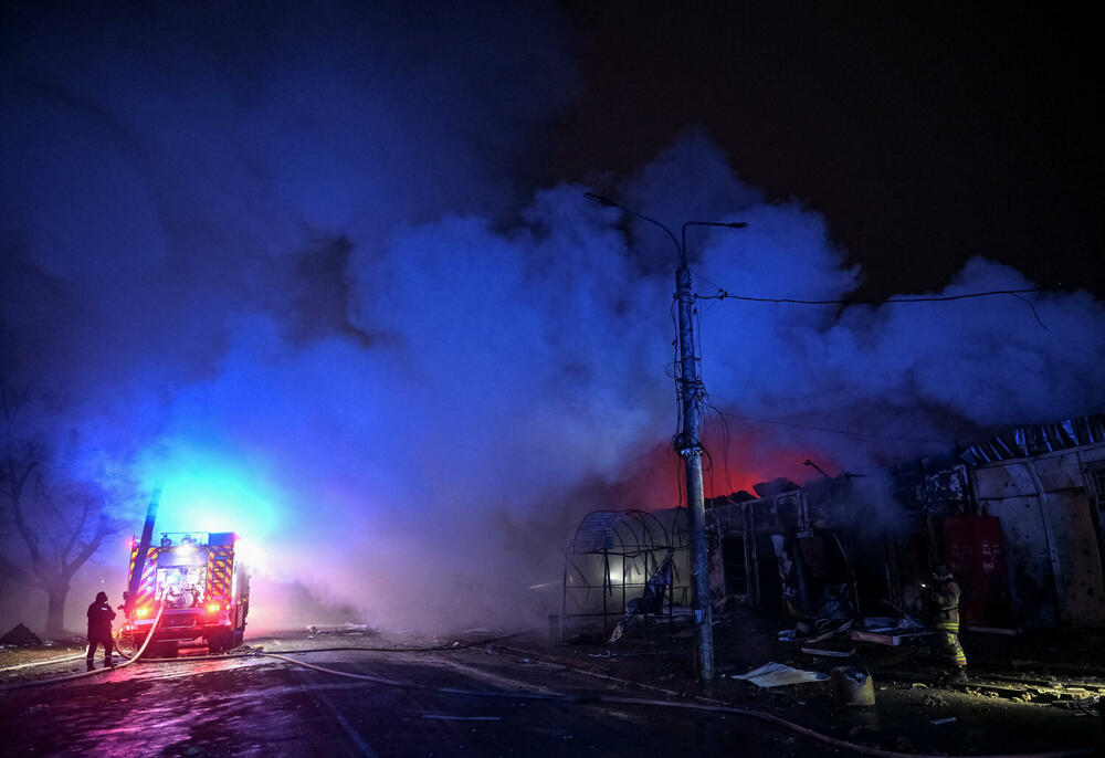 <p>Ukrajina je takođe odbacila ruske navode da su njene snage preuzele velike djelove još dva grada &mdash; Pokrovska, logističkog čvorišta koje Rusija pokušava da zauzme mjesecima, i Volčanska, blizu ruske granice</p>