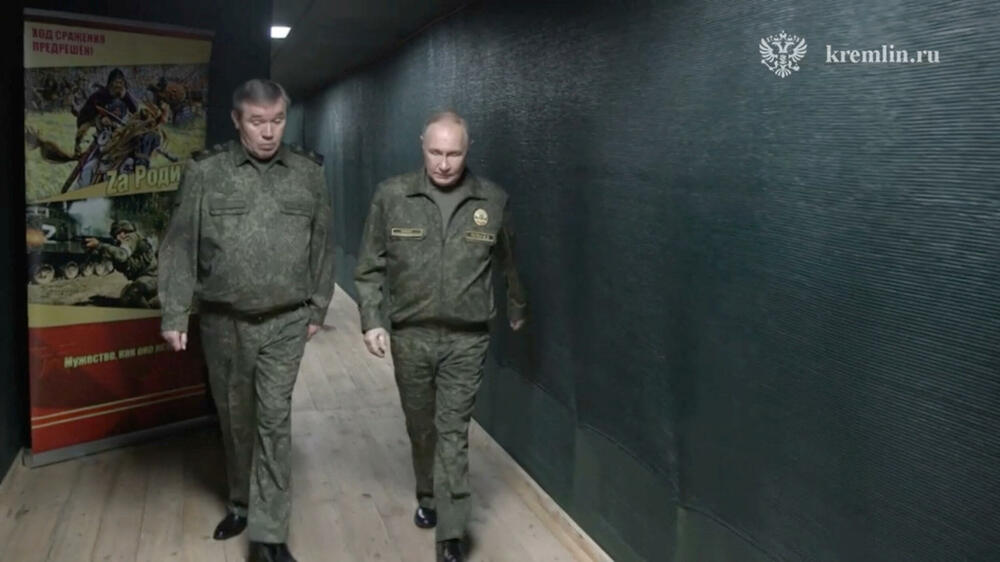 <p>Ukrajina je takođe odbacila ruske navode da su njene snage preuzele velike djelove još dva grada &mdash; Pokrovska, logističkog čvorišta koje Rusija pokušava da zauzme mjesecima, i Volčanska, blizu ruske granice</p>