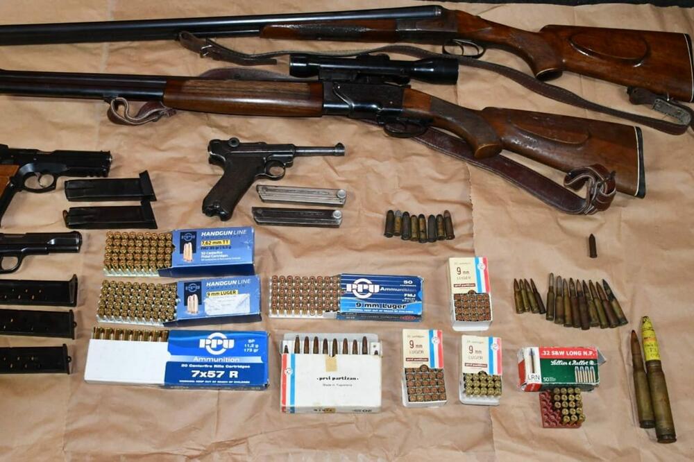Oduzeto oružje i municija, Foto: Uprava policije