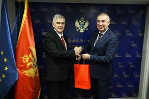 Ministarstvo: Beriša sa Đekom razgovarao o mogućnosti unapređenja...