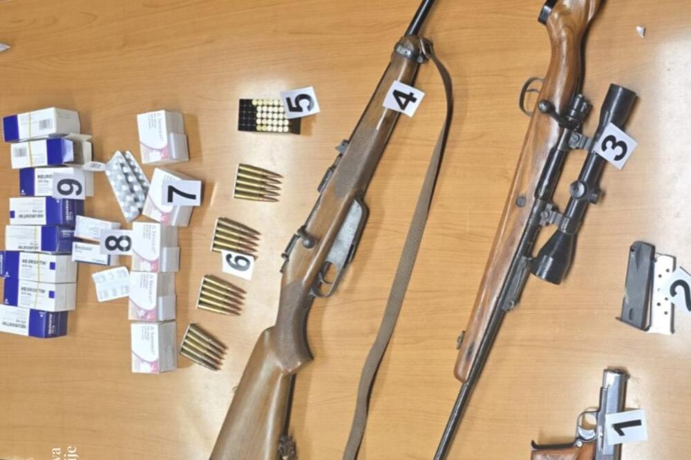Oružje i municija oduzeti od Andrijevčanina, Foto: UP