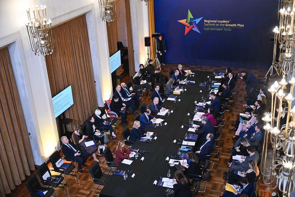 <p>Zenović je predstavio rezultate koje je Crna Gora ostvarila u okviru Reformske agende, naglasivši da jasno pokazuju našu posvećenost ubrzanoj integraciji</p>