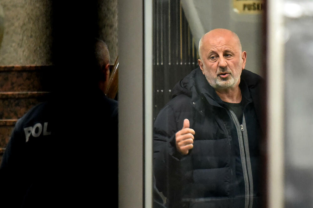 Tvrdili da je pristao na keš: Ubović u Višem sudu nakon hapšenja, Foto: Boris Pejović