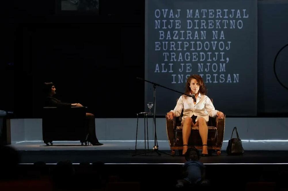 Nada Vukčević kao Medeja, Foto: Miloš Zvicer / Nikšićko pozorište