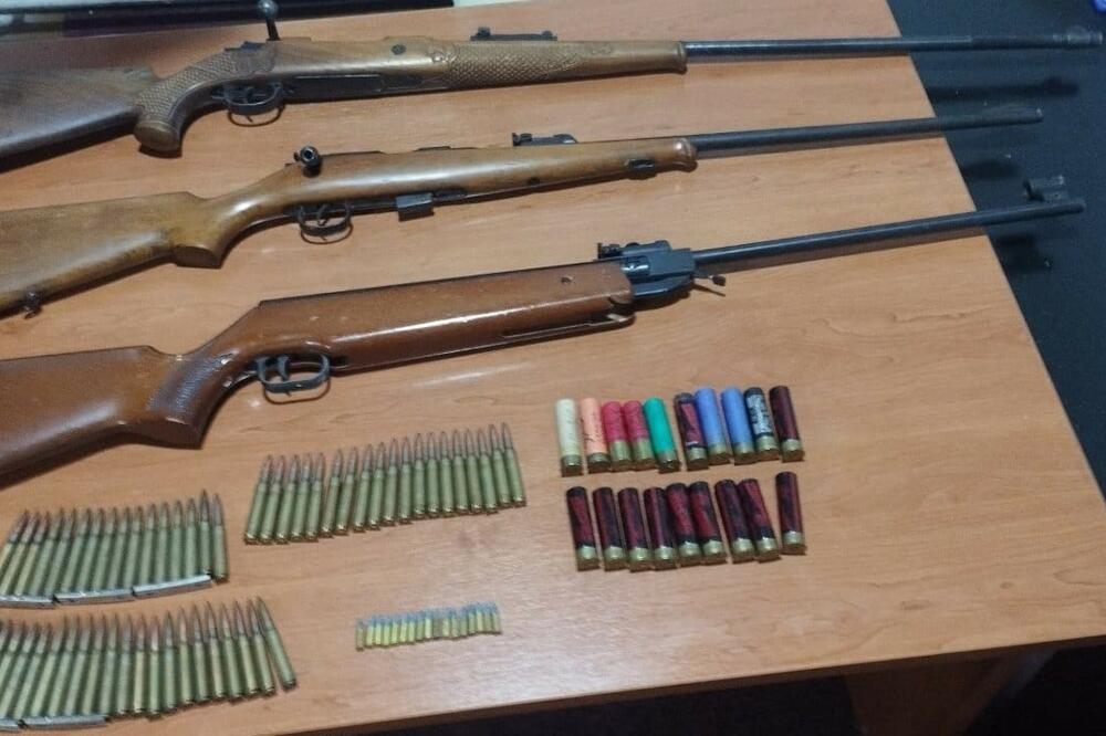 Oružje pronađeno u Šavniku, Foto: Uprava policije