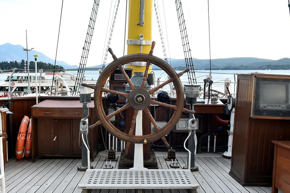 Stari jedrenjak koristi Mornarica Vojske Crne Gore za obuku kadeta: detalj s “Jadrana”, Foto: Vlada Crne Gore