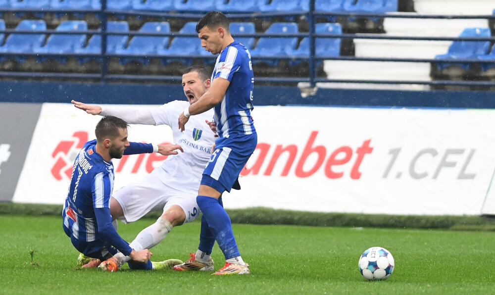 <p>Odigrana 16. kolo MeridianBet 1. CFL: Sutjeska - Dečić 3:1, Budućnost - Mornar 2:0 u derbijima</p>