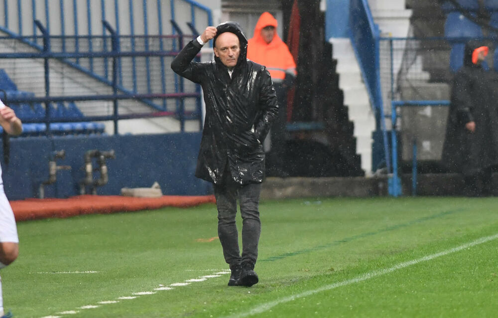 <p>Odigrana 16. kolo MeridianBet 1. CFL: Sutjeska - Dečić 3:1, Budućnost - Mornar 2:0 u derbijima</p>