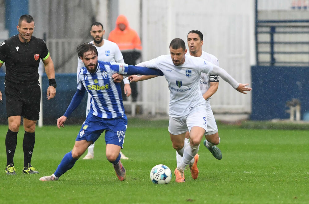 <p>Odigrana 16. kolo MeridianBet 1. CFL: Sutjeska - Dečić 3:1, Budućnost - Mornar 2:0 u derbijima</p>