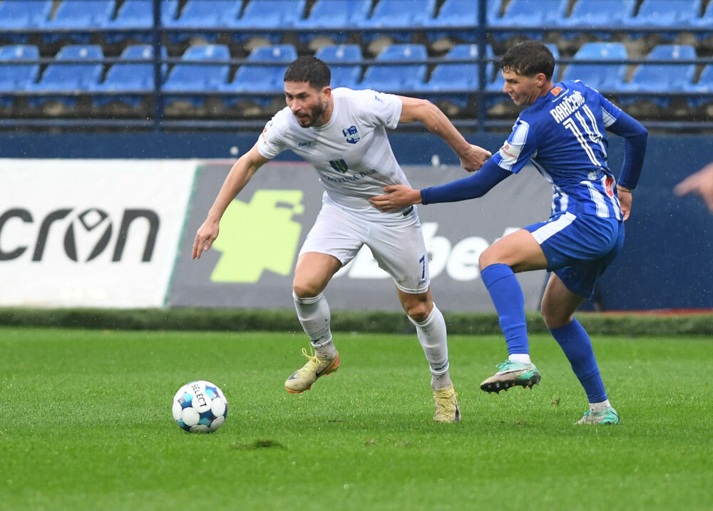<p>Odigrana 16. kolo MeridianBet 1. CFL: Sutjeska - Dečić 3:1, Budućnost - Mornar 2:0 u derbijima</p>