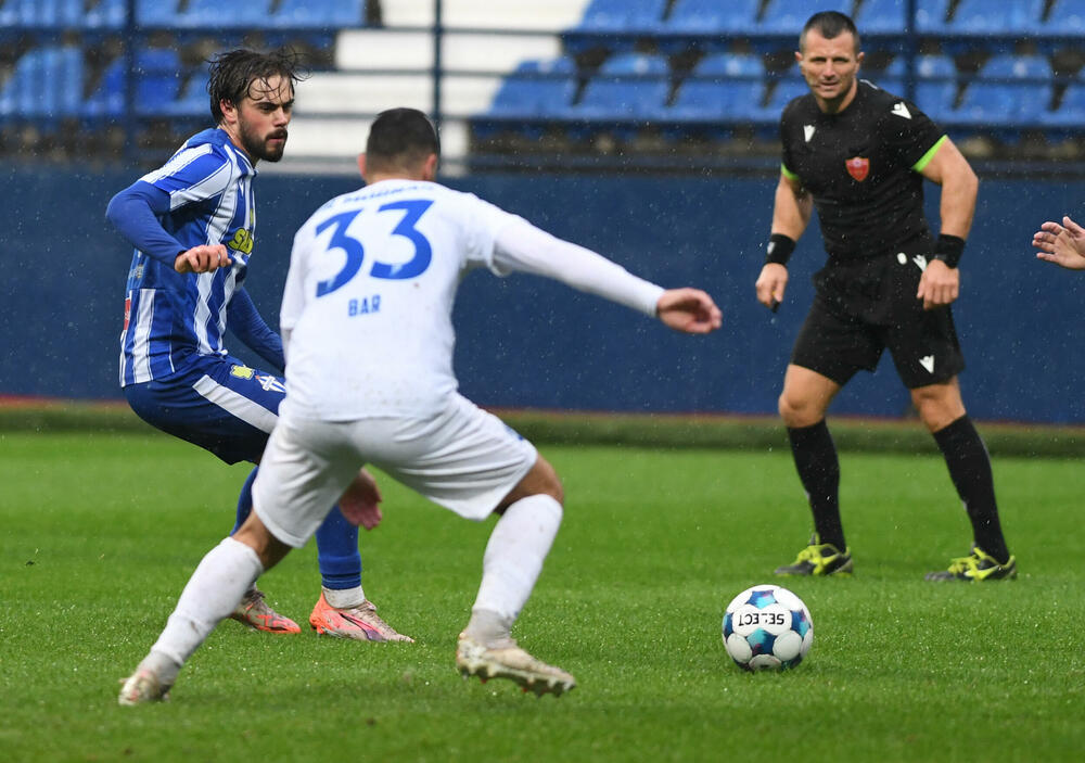 <p>Odigrana 16. kolo MeridianBet 1. CFL: Sutjeska - Dečić 3:1, Budućnost - Mornar 2:0 u derbijima</p>