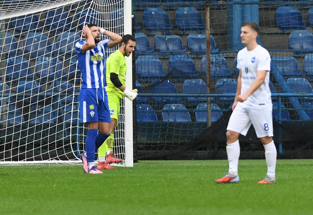 <p>Odigrana 16. kolo MeridianBet 1. CFL: Sutjeska - Dečić 3:1, Budućnost - Mornar 2:0 u derbijima</p>