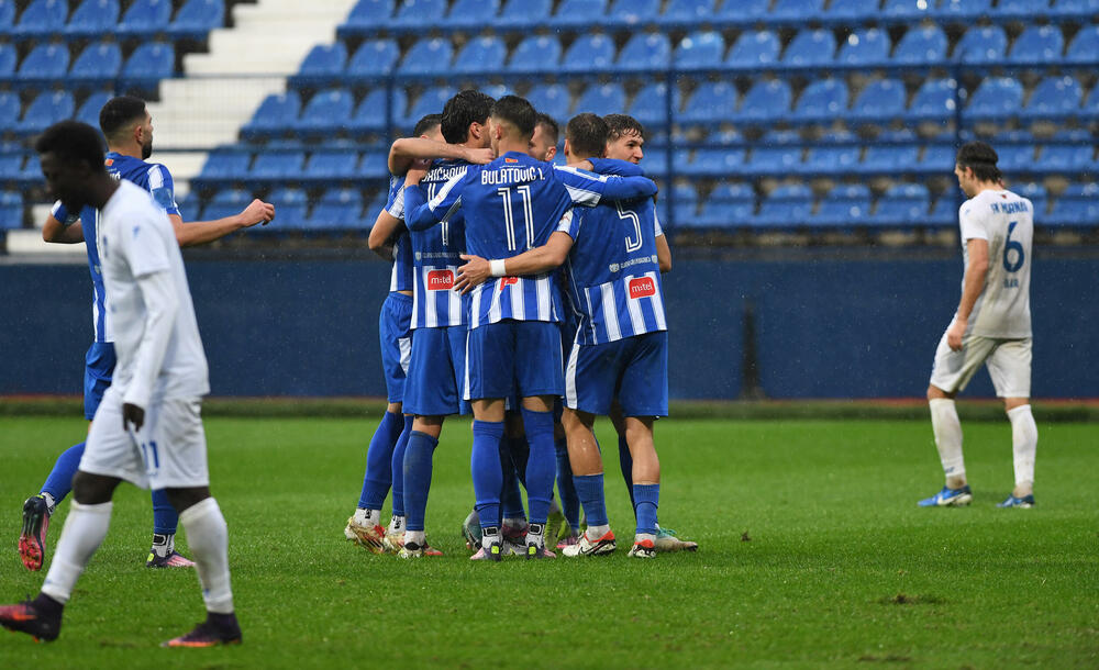 <p>Odigrana 16. kolo MeridianBet 1. CFL: Sutjeska - Dečić 3:1, Budućnost - Mornar 2:0 u derbijima</p>