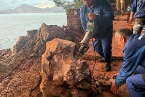 Uklonjene stijene nakon odrona, šetalište između Svetog Stefana i...