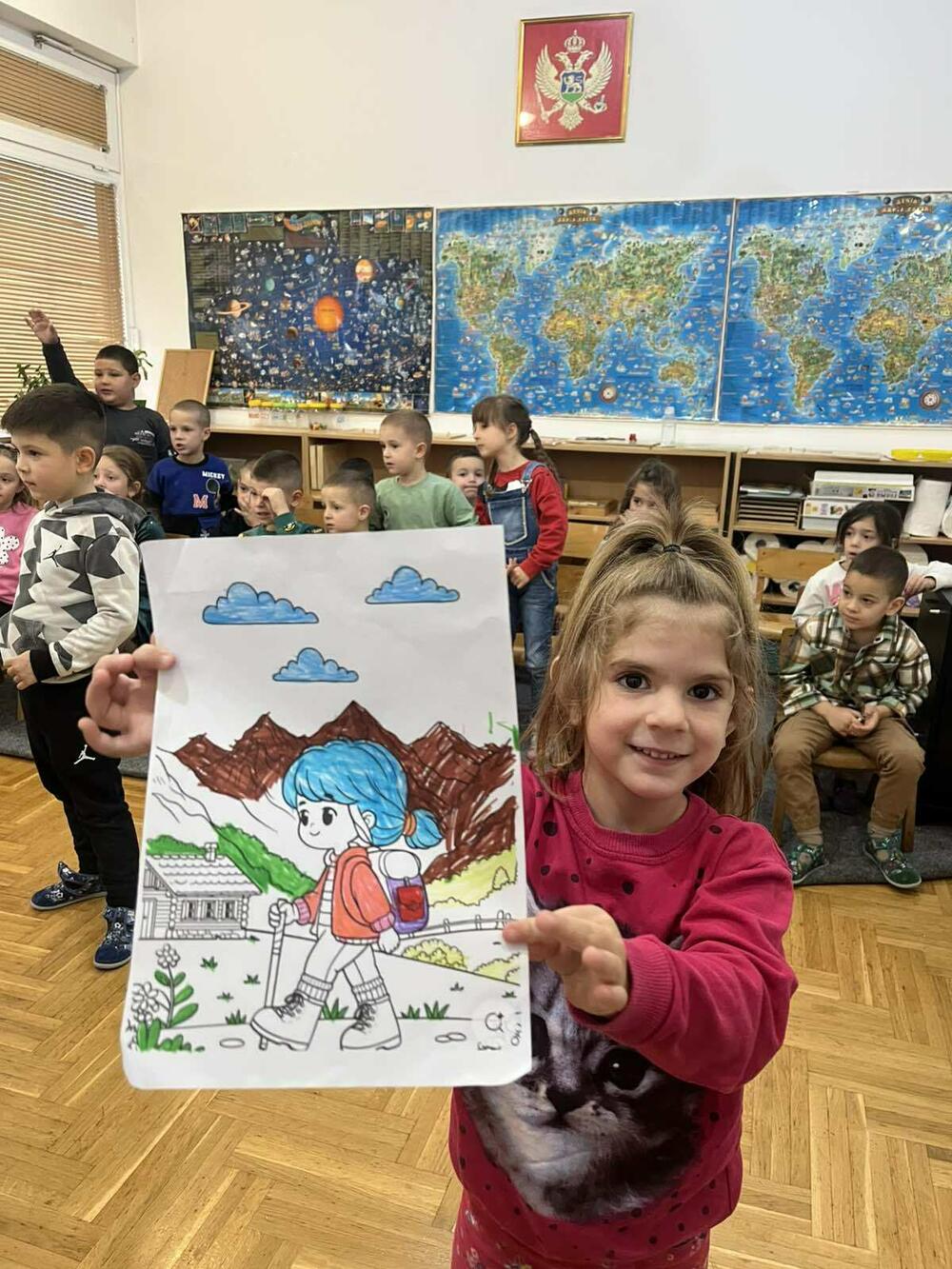 I kroz bojanku uče kako izgledaju i šta nose planinari