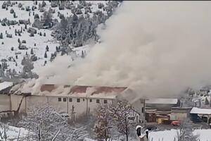 Požar u fabrici u Pljevljima, spriječeno širenje vatre na cijeli...