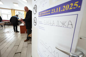 Dodik proglasio pobjedu Karana na prijevremenim izborima za...