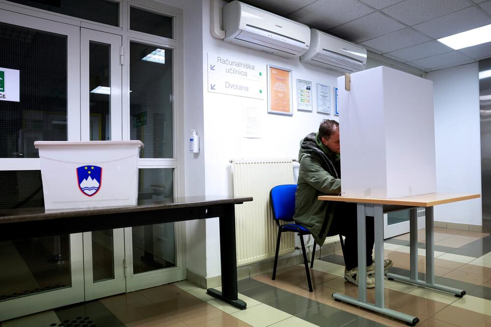 Sa jednog od glasačkih mjesta, Foto: REUTERS