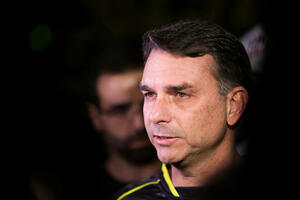 Bolsonaro promijenio priču o pokušaju da skine uređaj za praćenje,...