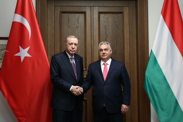 Kako međunarodne krize pomažu autoritarnim liderima