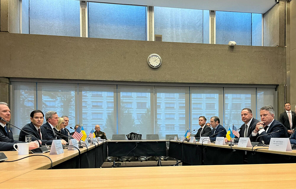 FT: Predstavnici SAD i Ukrajine znatno revidirali Trampov plan,...