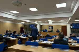 Prihvaćeno da se postavi spomen-ploča Amfilohiju i Đečeviću, da...