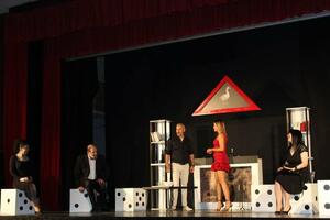 Pozorište je sloboda, jedino tu možete ismijati i običnog čovjeka...