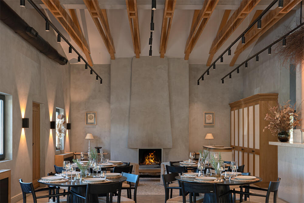 <p>U savršenom spoju prirode, tradicije i emocije, Odiva je postala novo omiljeno mjesto crnogorskog poslovnog svijeta, ali i porodičnih okupljanja.</p>