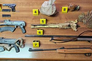 Akcija policije na sjeveru, zaplijenjena veća količina oružja i...