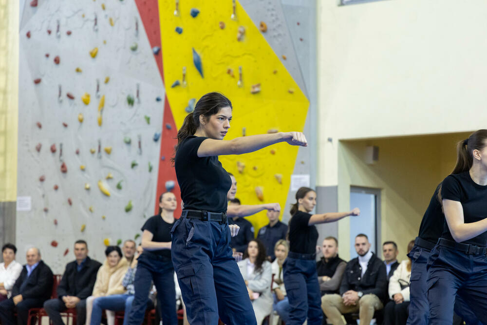 <p>U Danilovgradu održana ceremonija dodjele diploma polaznicima XVII generacije Policijske akademije</p>