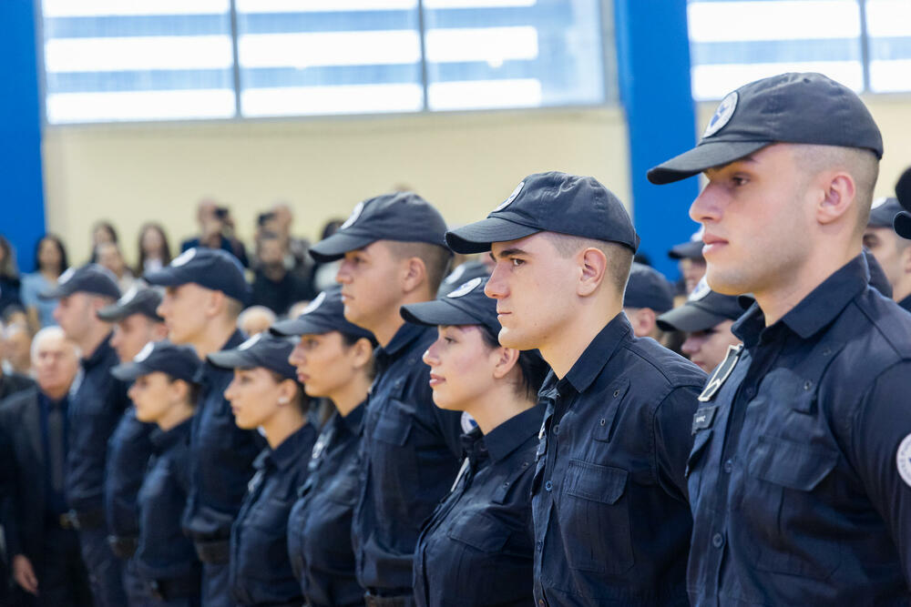 <p>U Danilovgradu održana ceremonija dodjele diploma polaznicima XVII generacije Policijske akademije</p>