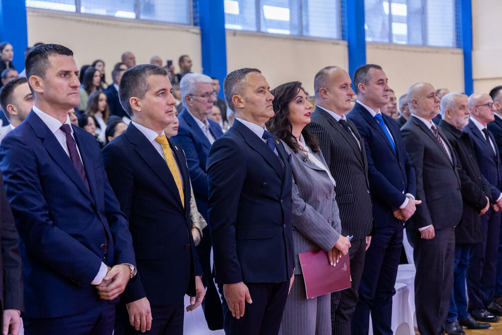 <p>U Danilovgradu održana ceremonija dodjele diploma polaznicima XVII generacije Policijske akademije</p>