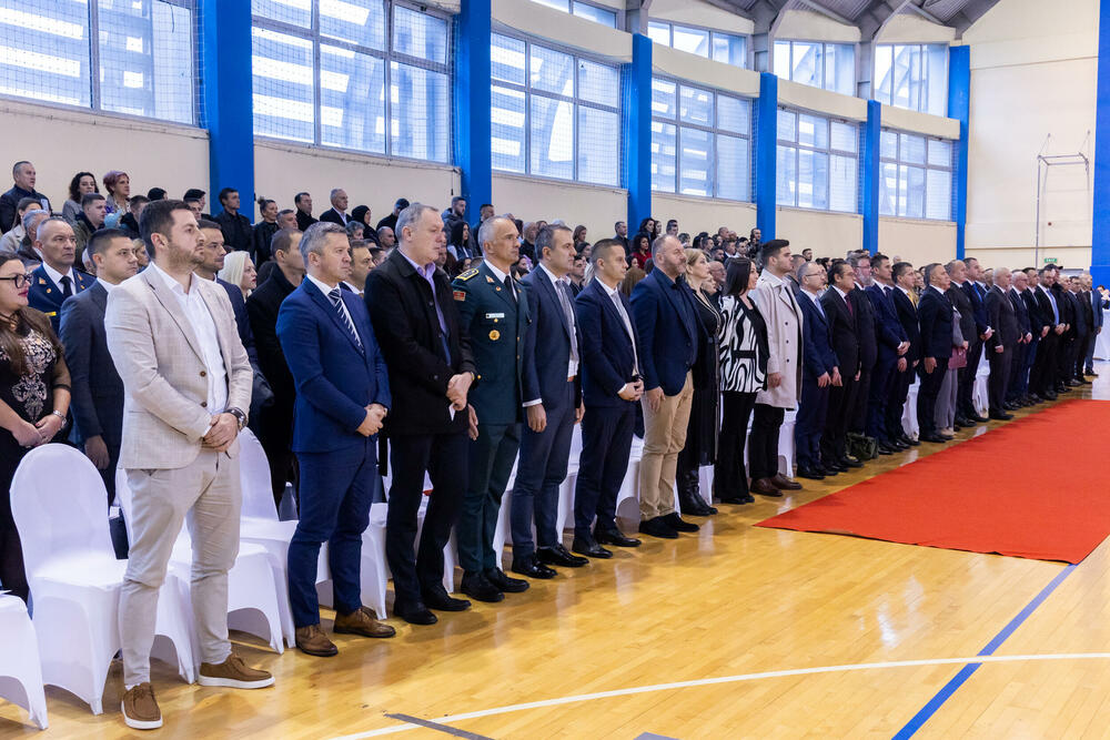 <p>U Danilovgradu održana ceremonija dodjele diploma polaznicima XVII generacije Policijske akademije</p>