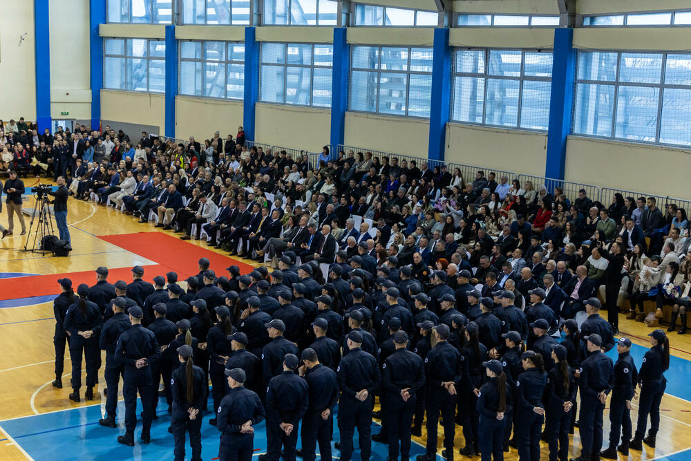 <p>U Danilovgradu održana ceremonija dodjele diploma polaznicima XVII generacije Policijske akademije</p>