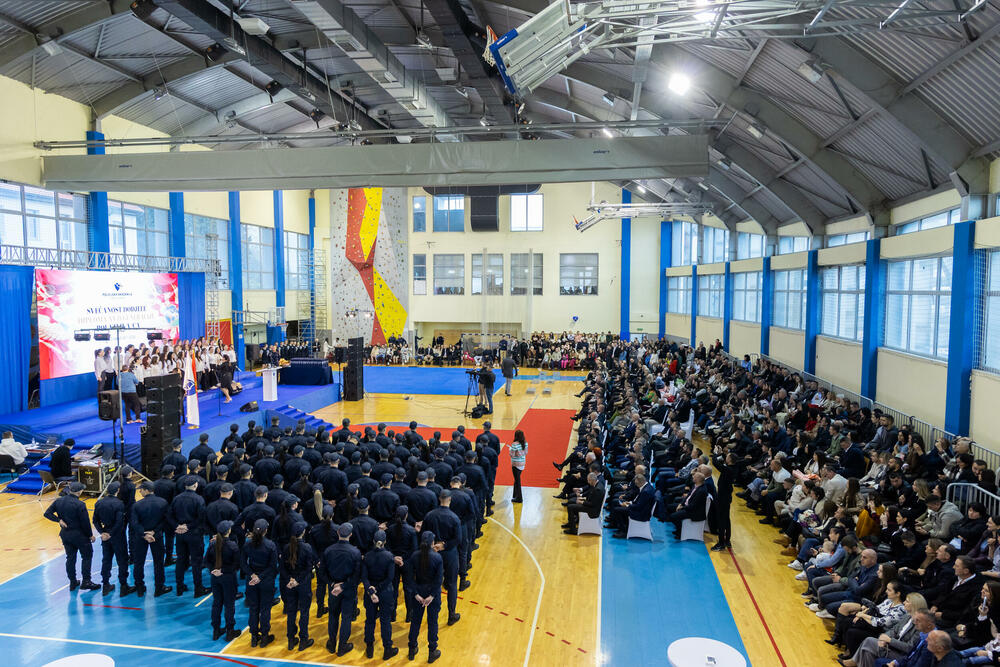 <p>U Danilovgradu održana ceremonija dodjele diploma polaznicima XVII generacije Policijske akademije</p>