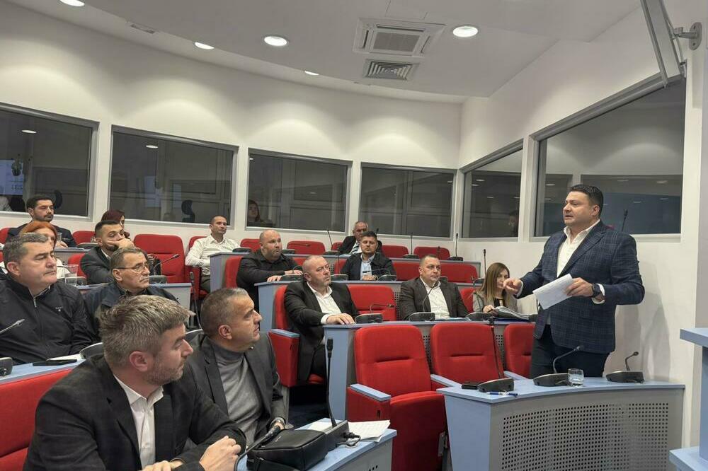 Iz DPS-a tvrde da je najavljena inicijativa - legitiman zahtjev: Smolović na sjednici SO Bijelo Polje, Foto: Jadranka Ćetković