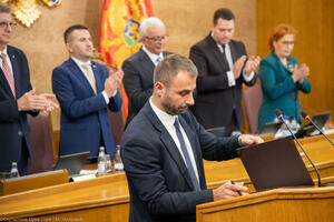 Politika se opet poigrala s Ustavnim sudom: Poslaničke zavrzlame...