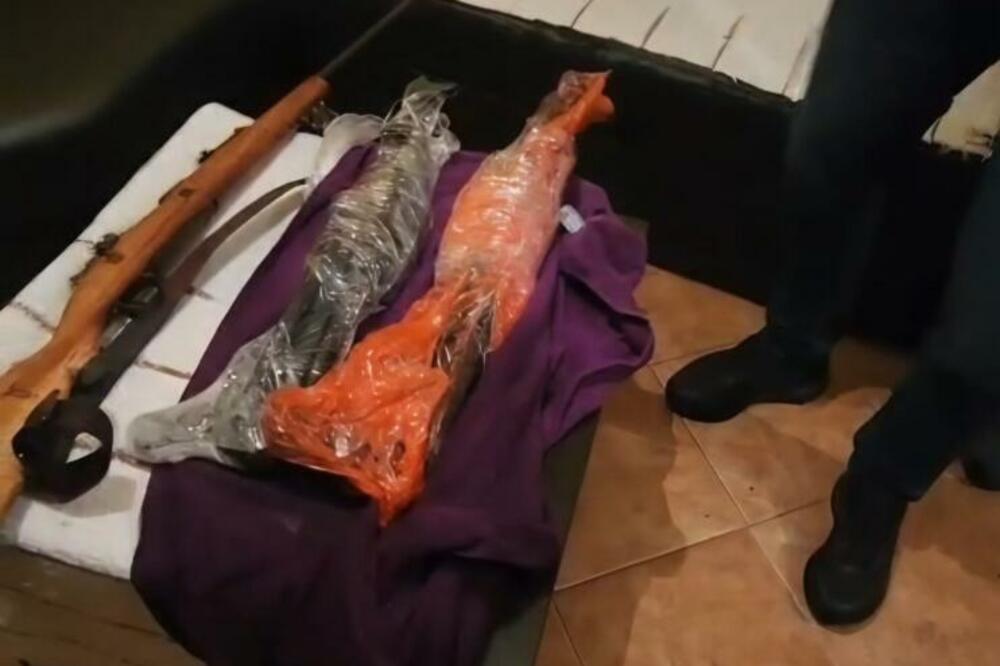 Oduzete puške, Foto: Uprava policije